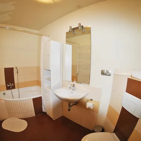 皇家公寓 - 亚基沃公寓 *